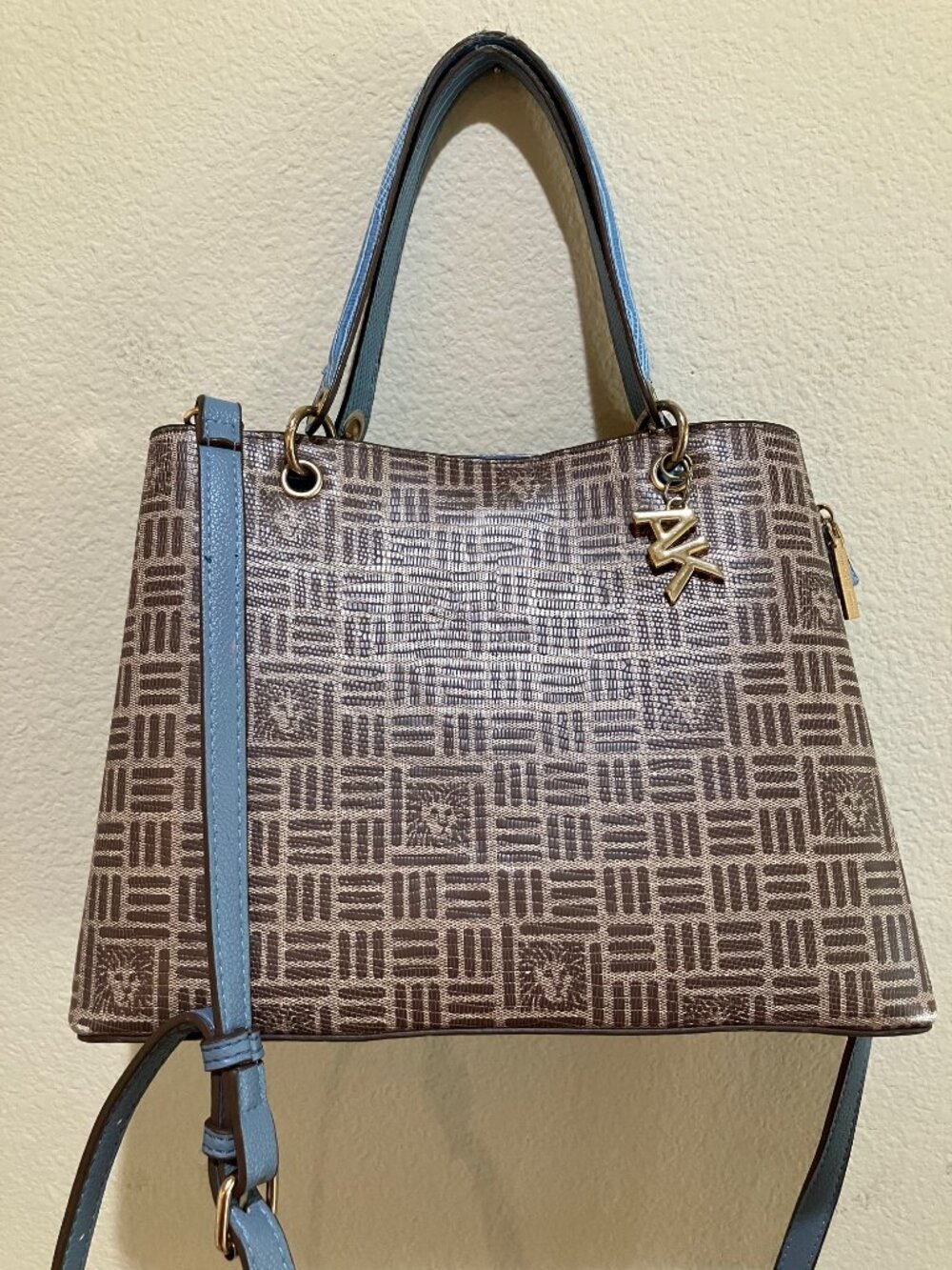Anne Klein Monogram Tote Satchel Tan Blue Crossbody Shoulder Bag Gold Charm